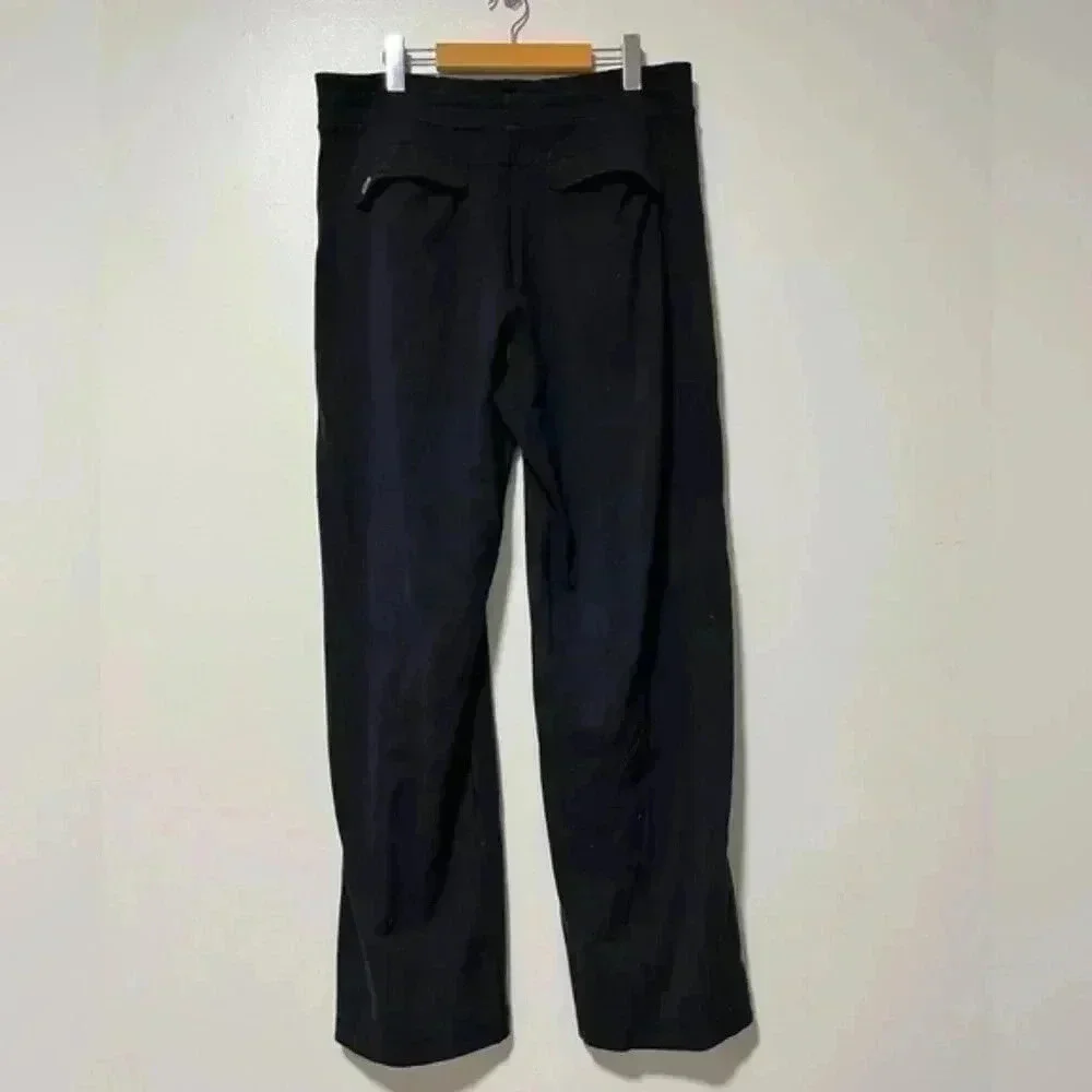 Lululemon Men’s Relaxed Fit Black Pants - Waist 17.5-18”Inseam 34-34.5”
